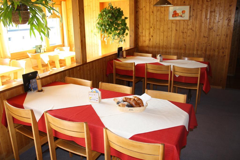Хостел Sporti Grusch Екстер'єр фото